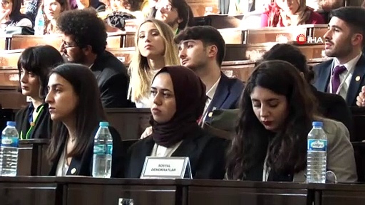 TBMM Başkanı Şentop “Meclis Simülasyonu’ etkinliğinin açılış törenine katıldı