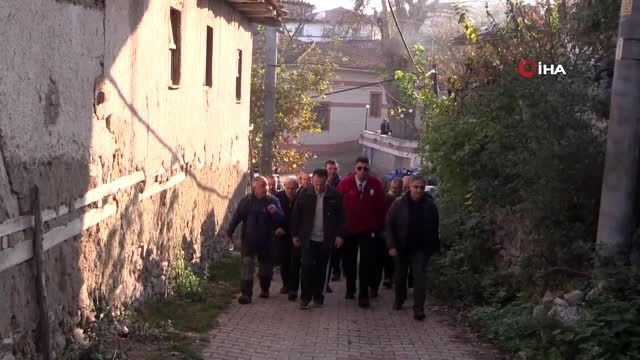 Renk cümbüşü altında doğa yürüyüşü... 8 ayda 82 kilometre doğa yürüyüşü yaptılar