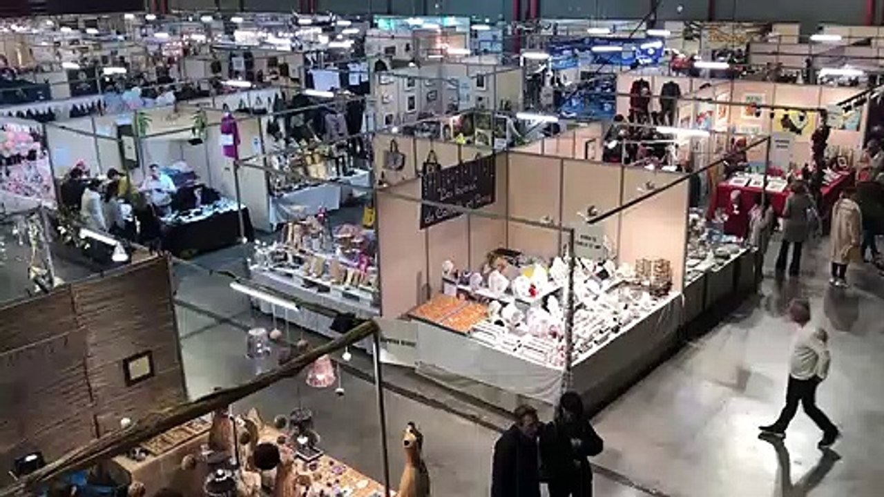 Noël Artisanal à Martigues beaucoup de monde pour ce dimanche Vidéo