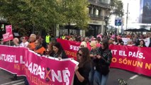 Manifestantes en Barcelona contra la 'Ley Aragonès': 'No a la privatización'