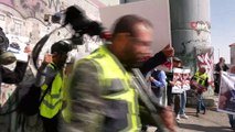 - Filistinlilerden, İsrail saldırısında gözünü kaybeden gazeteciye destek yürüyüşü- İsrail Filistinli gazetecilere plastik mermi ile müdahale etti