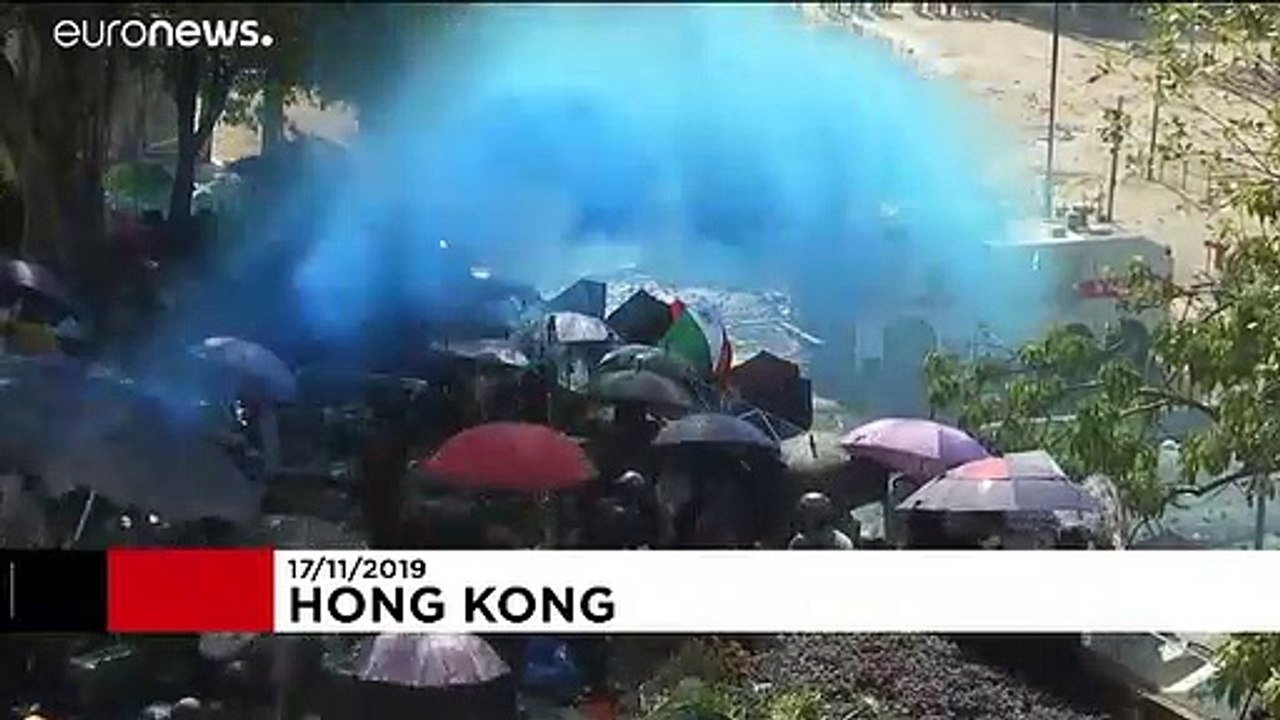 Hongkong: Studierenden liefern sich mit Polizei Gefechte