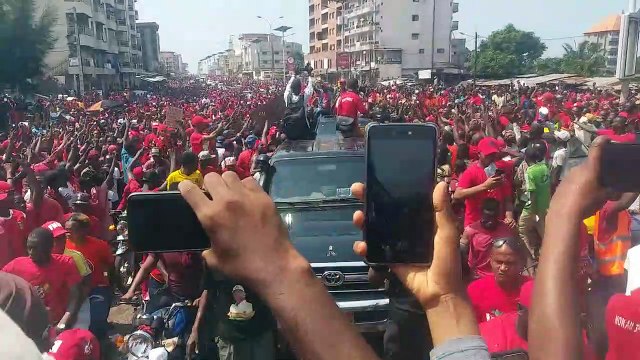 Manif contre un 3eme mandat d'Alpha Condé : le cortège de Dalein à Bambeto