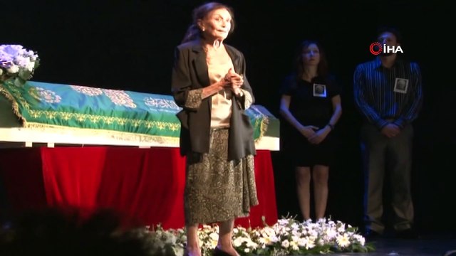 Usta tiyatrocu Yıldız Kenter hayatını kaybetti