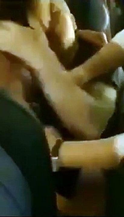 Hospedeira interrompe casal que queria fornicar em pleno voo!