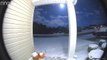 La caméra sous le porche de cette maison filme une incroyable chute de météorite dans le Missouri