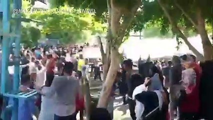 Un policía muerto en Irán durante las protestas contra la subida de la gasolina