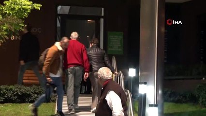 Müjdat Gezen ve Mustafa Alabora, Yıldız Kenter'in hayatını kaybettiği hastaneye geldi