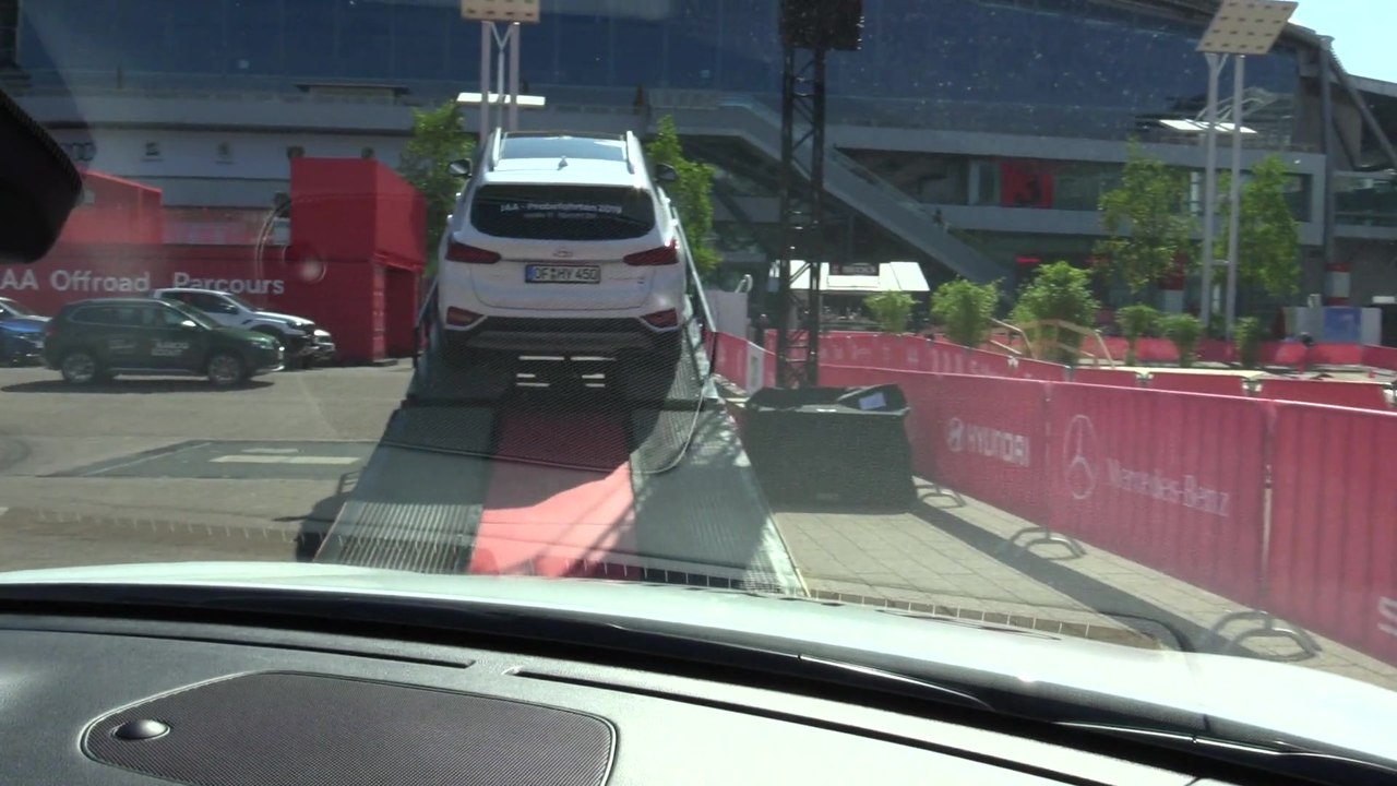 A real 4x4 Adventure - Offroad Parcours for Hyundai Santa Fe