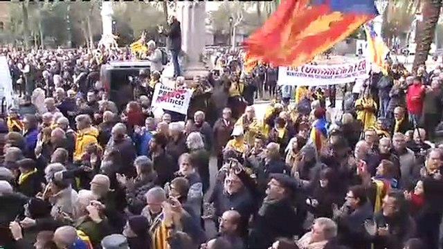 Torra se juega su inhabilitación por no retirar lazos amarillos durante la campaña del 28-A