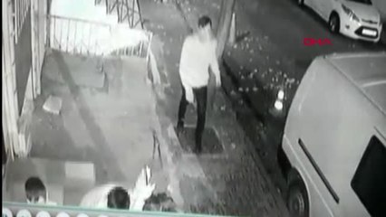 İstanbul-sokaktaki çocuğun telefonunu kapkaç yapan şüpheli kamerada