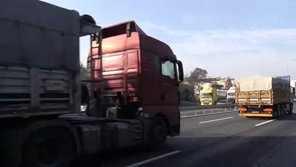 Kamyonla midibüs çarpıştı: 5 yaralı - KOCAELİ