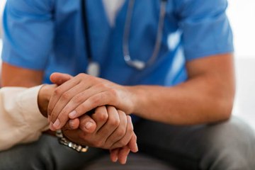 Féminicides : une tribune des médecins pour "repérer et prévenir les violences conjugales"