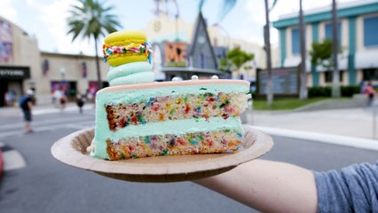 Universal Florida's TODAY Cafe Has A Macaron-Topped Confetti Cake
