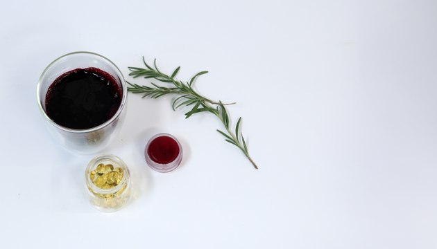 طريقة عمل مرطب شفاه في المنزل في أقل من 5 دقائق