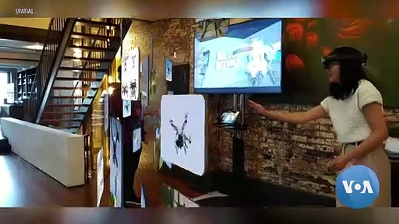 New Microsoft HoloLens Lets You Interact with 3D Models