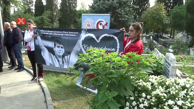 Naim Süleymanoğlu, vefatının ikinci yıl dönümünde anıldı