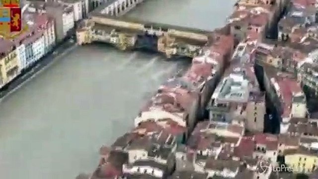 Firenze, la piena dell'Arno, la città ha rischiato danni (18.11.19)