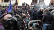 Gürcistan'da parlamentoyu kuşatan göstericilere müdahale (1) - TİFLİS