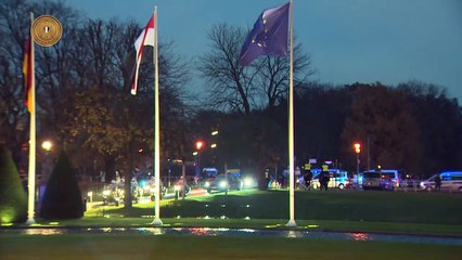 شاهد..السيسى يزور المقر التاريخى للبرلمان الألمانى و يسجل كلمة بقصر Belle Vue