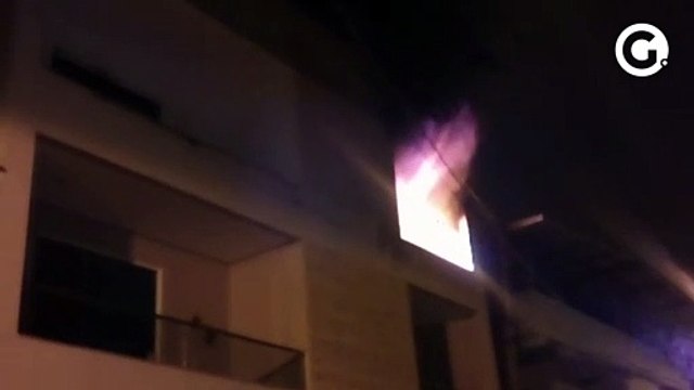Casa pega fogo nesta madrugada em Cachoeiro de Itapemirim