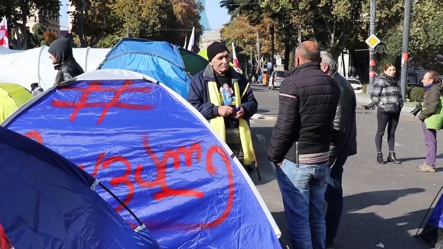 Gürcistan'da parlamentoyu kuşatan göstericilere müdahale (3) - TİFLİS