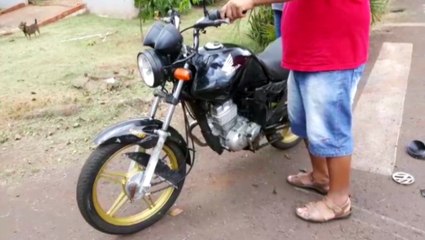 Colisão entre carro e moto deixa duas pessoas feridas no Brasília