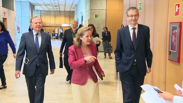 De Cos afirma que las imputaciones de banqueros penalizan al sector