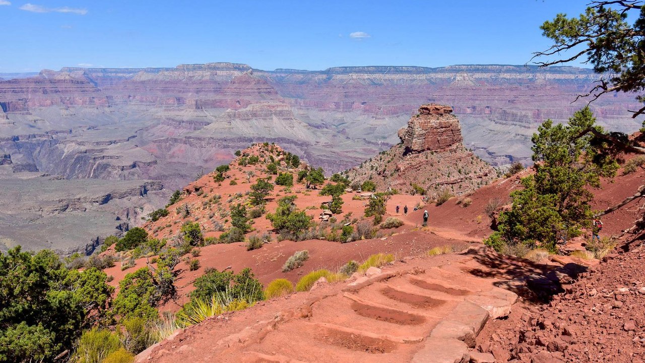 A Complete Guide to Grand Canyon Hiking: The Best Tours, Trails, and Tips