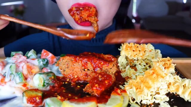 ASMR MEATLOAF + SAMYANG SPICY CHICKEN NOODLE SNACK + CREAMY SALAD + TROPICAL JUICE
