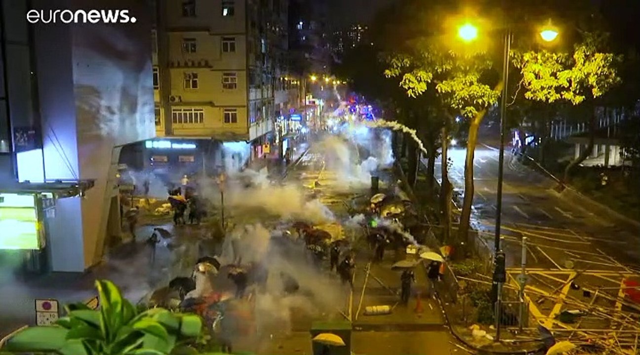 Wasserwerfer gegen Molotow-Cocktails: Uni 3. Tag in Folge besetzt