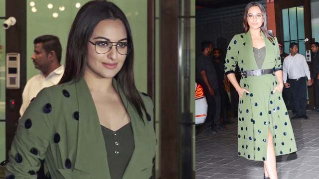 Sonakshi Sinha looks glamorous in this dress at Arpita Aayush anniversary party | FilmiBeat
