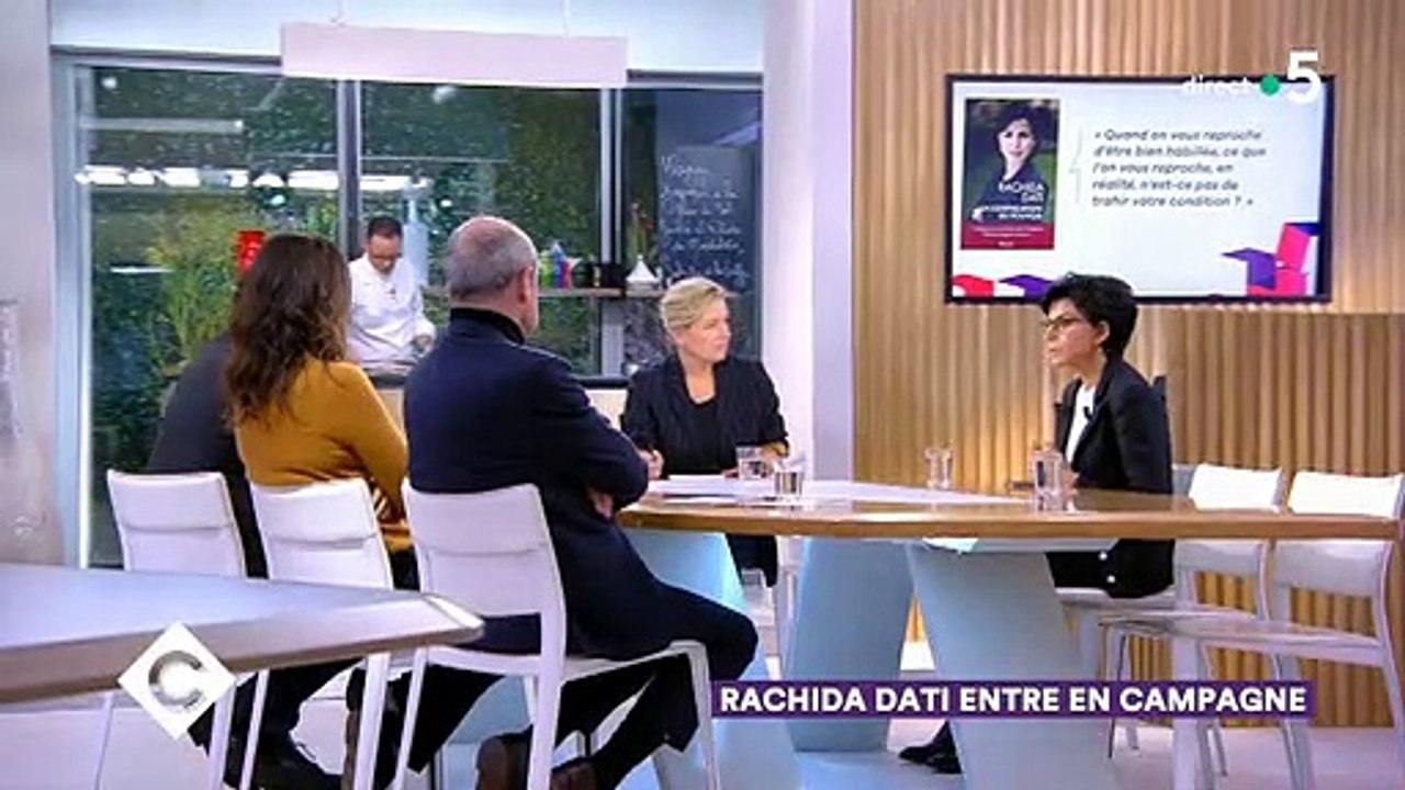 Rachida Dati raconte ce jour où une journaliste lui reproche de "trahir sa condition en étant trop bien habillée"