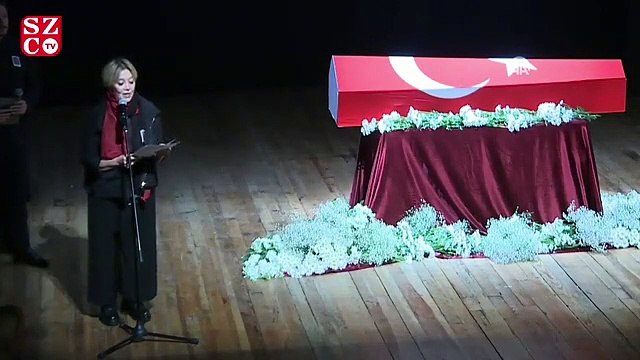 Yıldız Kenter için 'Kenter Tiyatrosu'nda tören düzenlendi
