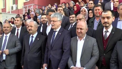 AK Parti'den Anıtkabir'de slogan atan gençlere küfür eden şahıs hakkında suç duyurusu