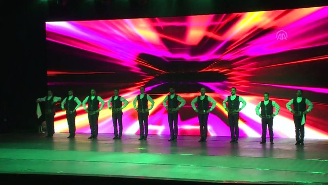 Öğretmenler başkentte halk oyunları gösterisi sundu - ANKARA