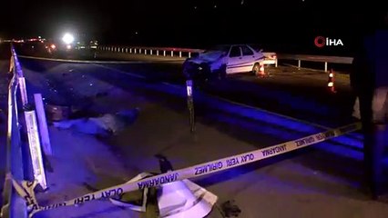 Kazada otomobilin kopan kapısından yola savrulan kadın hayatını kaybetti