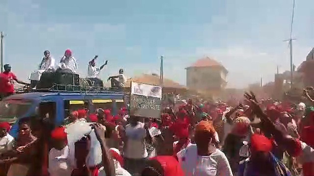 A Labé, des femmes manifestent contre les tueries