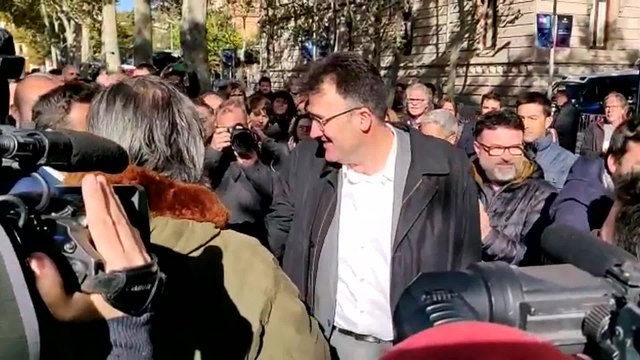 Josep Lluís Salvadó (ERC), arropado antes de declarar ante el juez por el 1-O