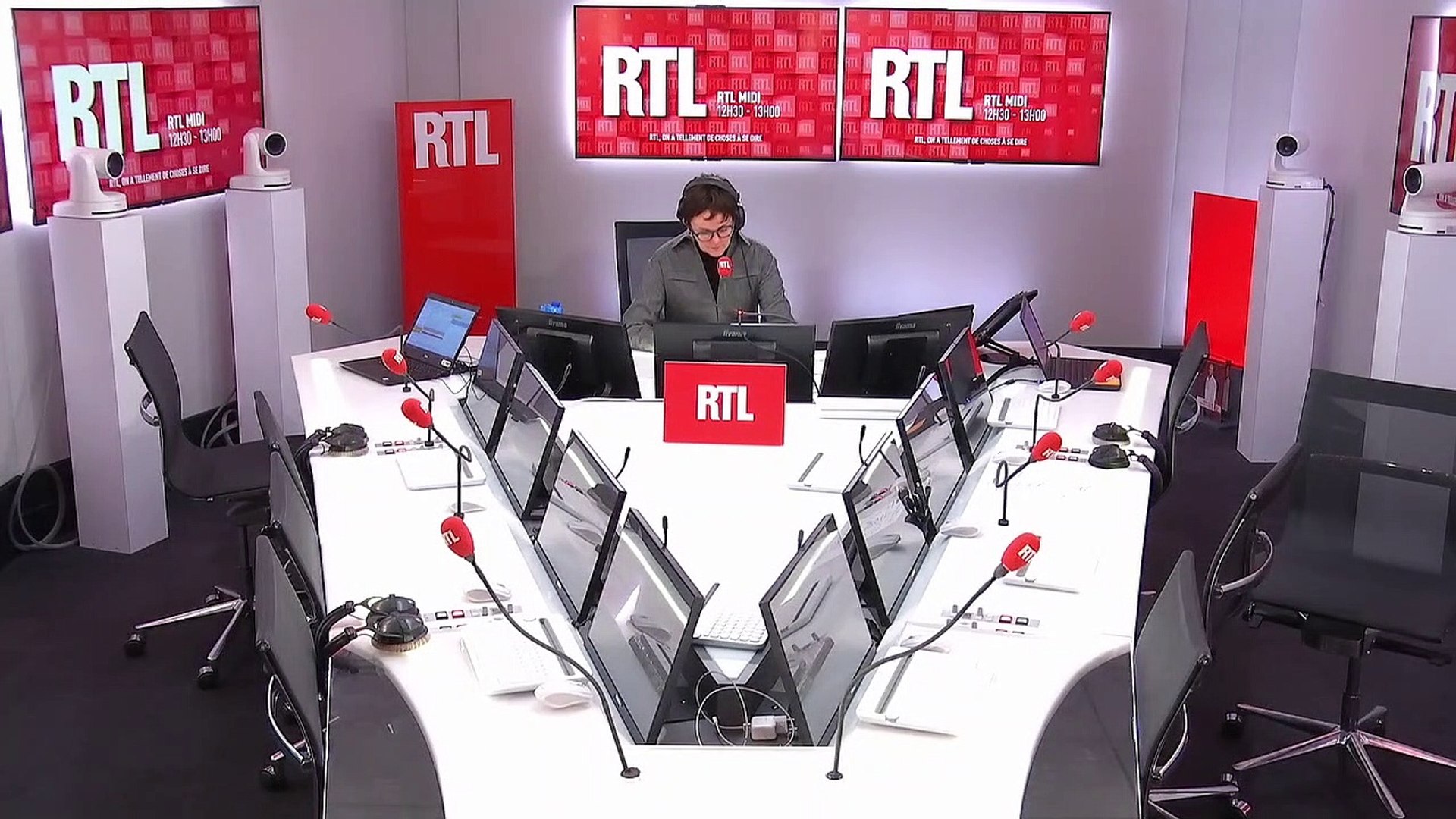 Arnaque Bancaire Un Lien Envoye Sur Votre Telephone Permet De Siphonner Votre Compte Video Dailymotion