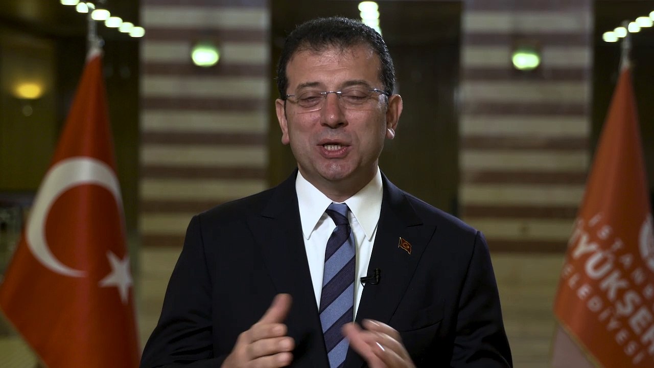 İmamoğlu, Üniversitelilere Eğitim Yardımını Başlatıyor