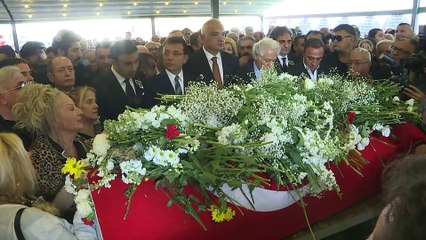 Usta oyuncu Yıldız Kenter son yolculuğuna uğurlandı - İSTANBUL