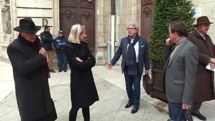 Bonne ambiance chez LREM : «Minable, t’as jamais rien fait de ta vie»