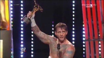 (ITA) CM Punk vince lo Slammy Award per il ''Momento più estremo dell'anno'' - WWE RAW 09/12/2013