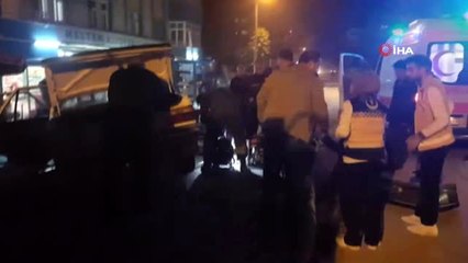 Aşırı hız kazaya neden oldu...3 kişinin yaralandığı kaza kamerada