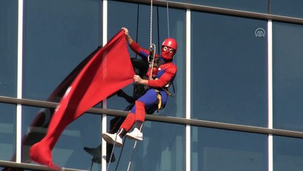 Eskişehirli 'Örümcek Adam'dan Mehmetçik'e selam - ESKİŞEHİR