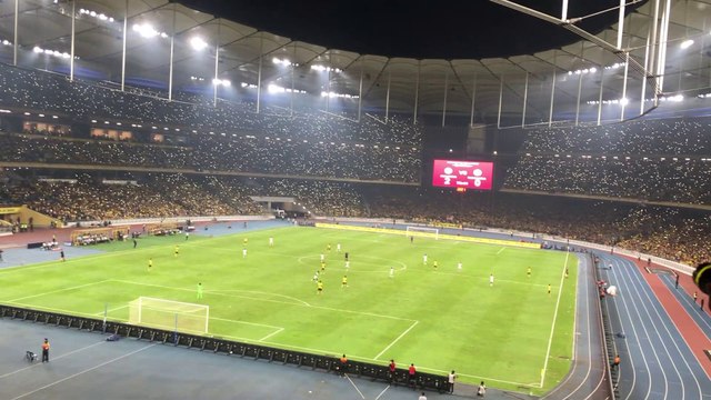 Ekor Harimau Sejati Ultras Malaya - Dipenuhi Lampu ‘Flash’ Ruangan BUKIT JALIL