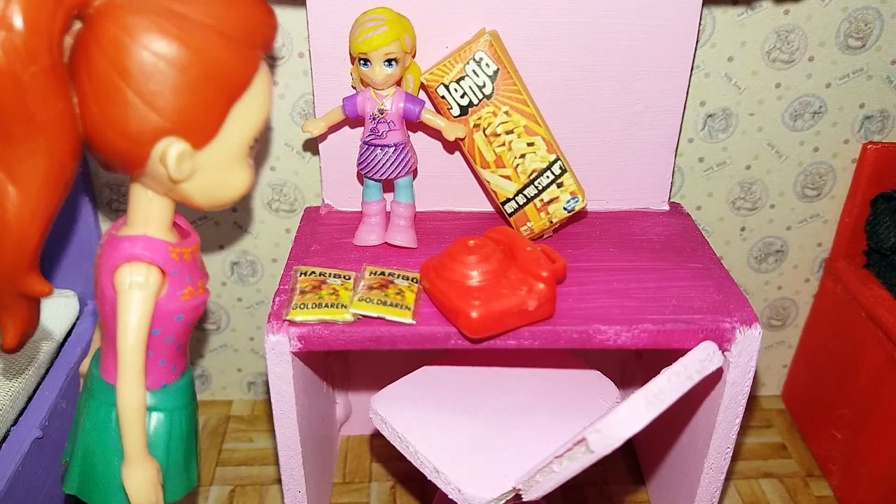 Küçük Kız Hasta olan Arkadaşına Jelibon Çorbası Yapıyor | Eğlenceli Çocuk su