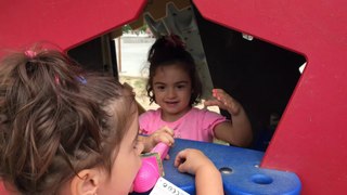 Jugando a VENDER HELADOS en el PARQUE para niños  - PRETEND PLAYING selling ICE CREAM for kids - 10