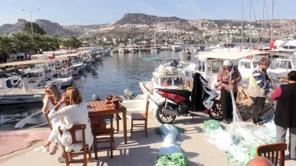 Bodrum'da kadınlar da balık ağı tamir ediyor - MUĞLA